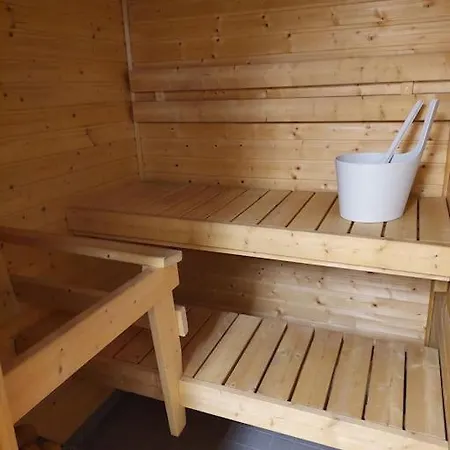 Floor Flat W. Sauna/balcony/free Parking Apartment