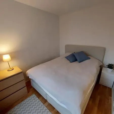 Apartment Floor Flat W. Sauna/balcony/free Parking